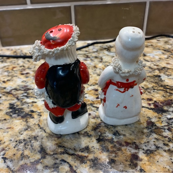 VTG 1950’s Napco Mr and Mrs Clause spaghetti trim salt and pepper shaker set - Picture 3 of 9